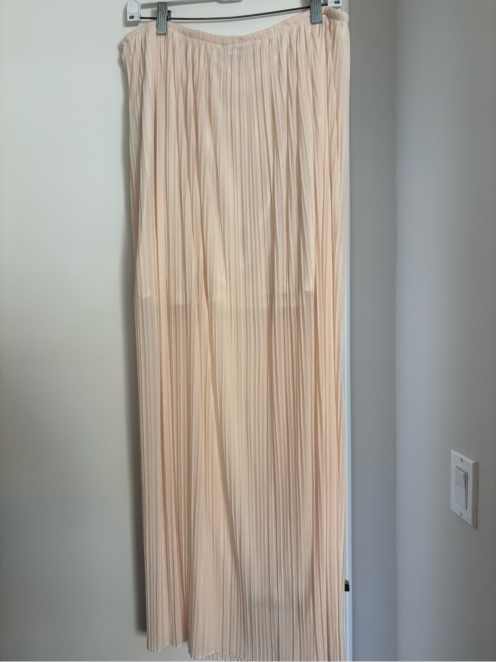 Massimo Dutti Pleated Maxi Skirt in Pale Peach - Picture 3 of 13